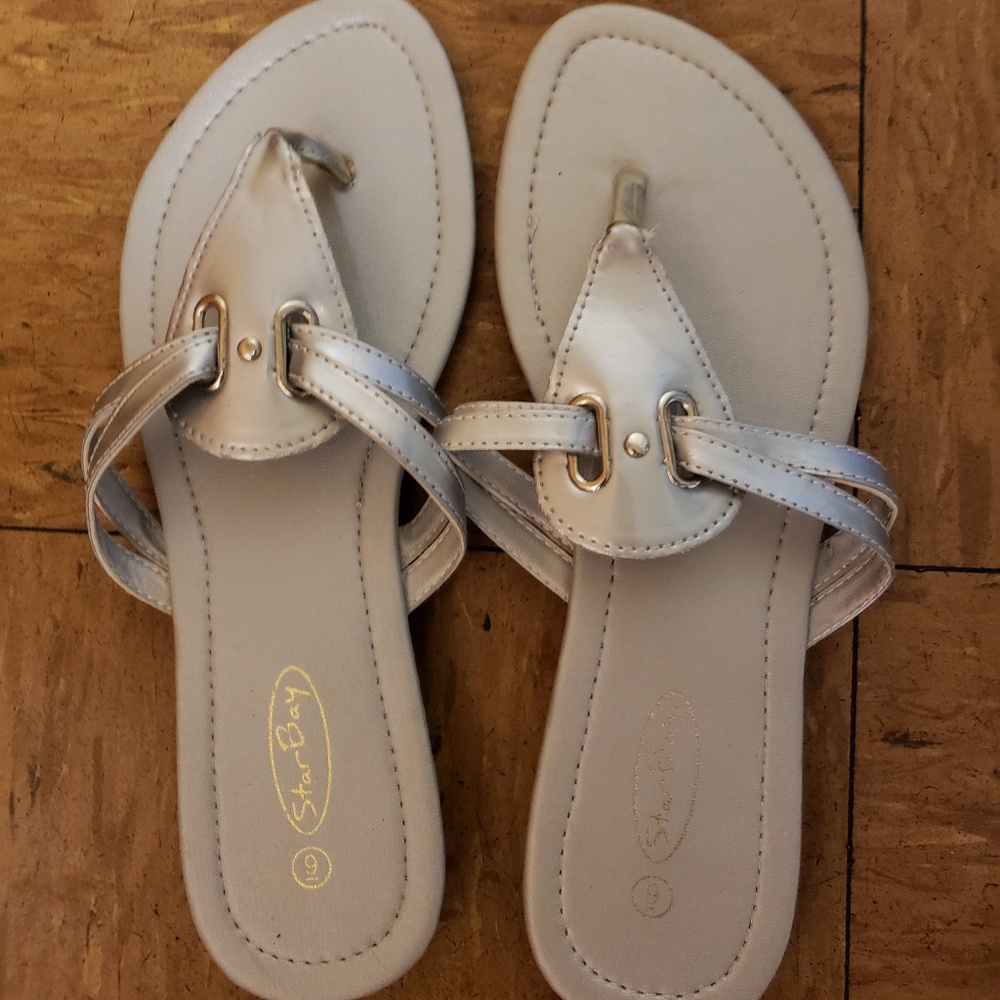 Sliver flat sandals